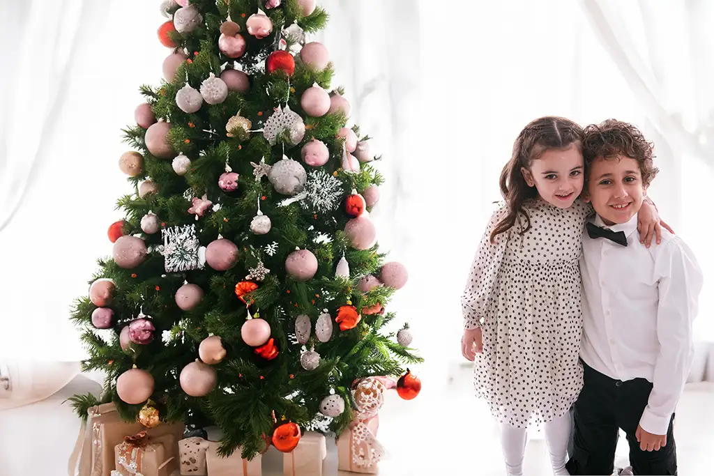 Sesión de fotos navideña infantil en estudio 