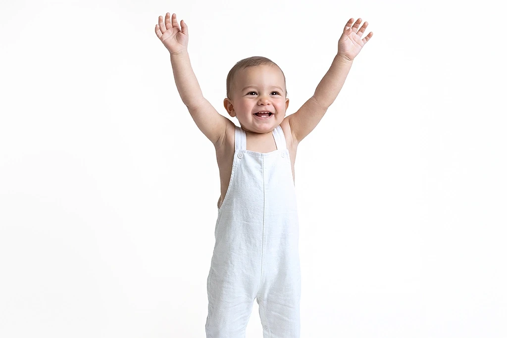 Bebé en estudio fotográfico en Sabadell, tarjeta regalo de sesión bebé